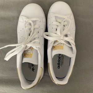 Women’s Adidas Sam Smith size 6